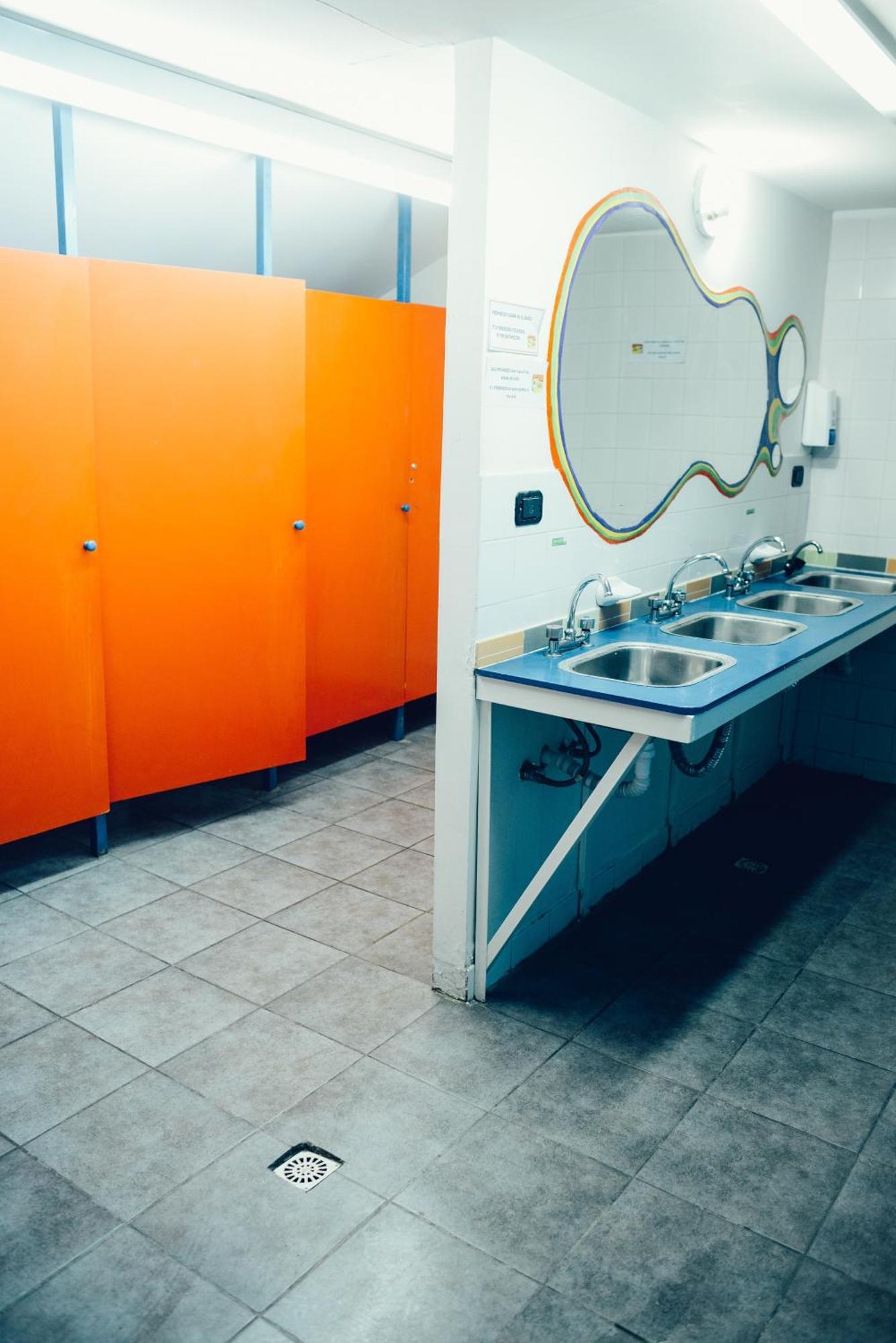 Yakush Hostal *
